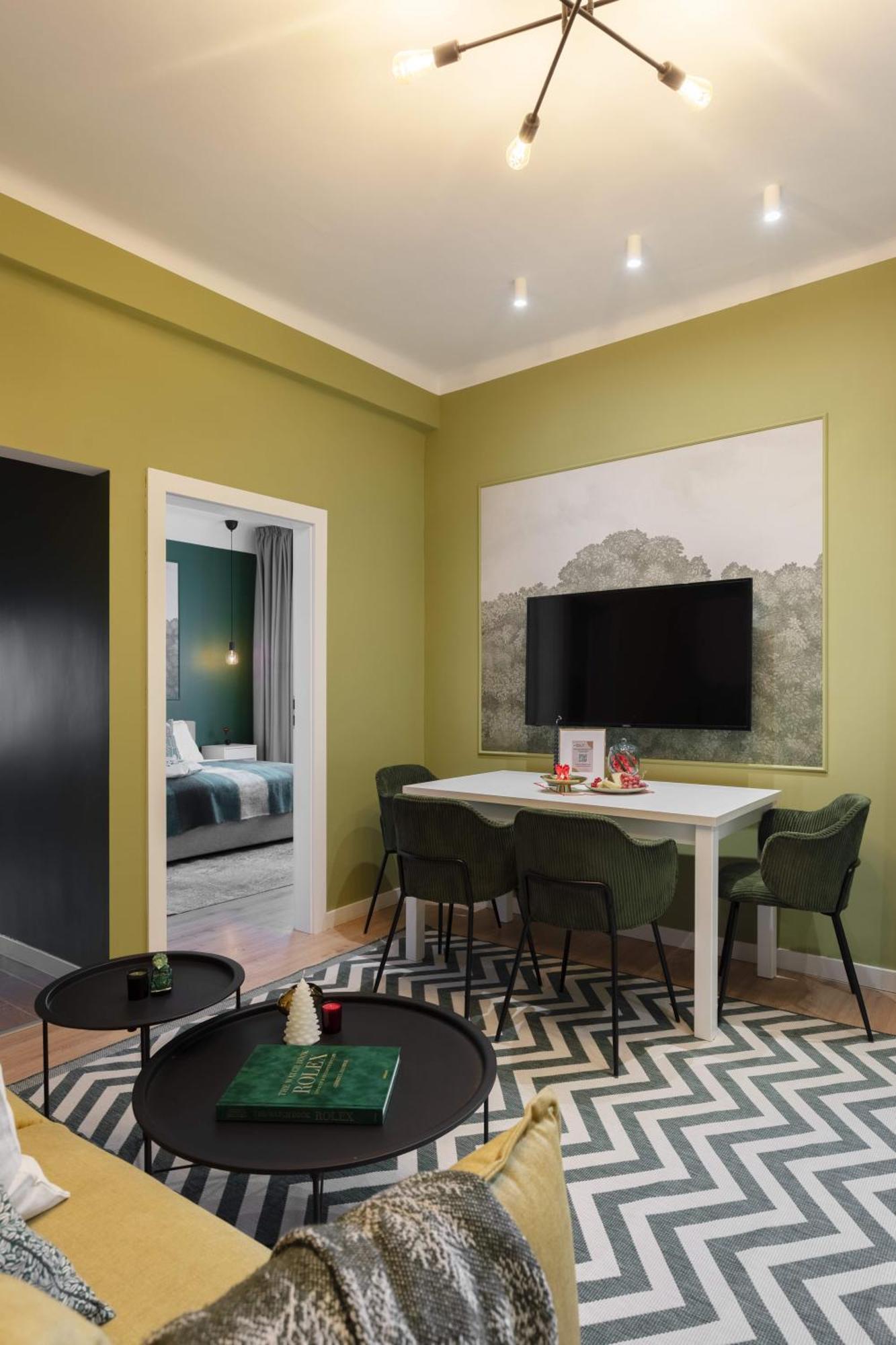Holt - Out Of The Woods Apartment Bukares Bagian luar foto