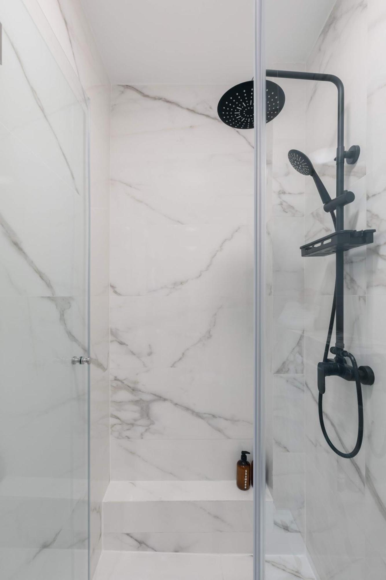 Holt - Out Of The Woods Apartment Bukares Bagian luar foto