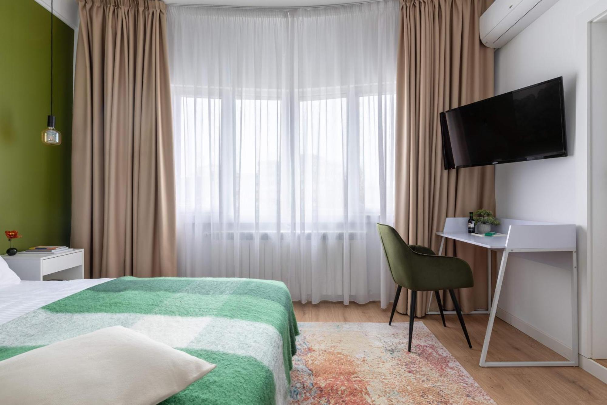 Holt - Out Of The Woods Apartment Bukares Bagian luar foto
