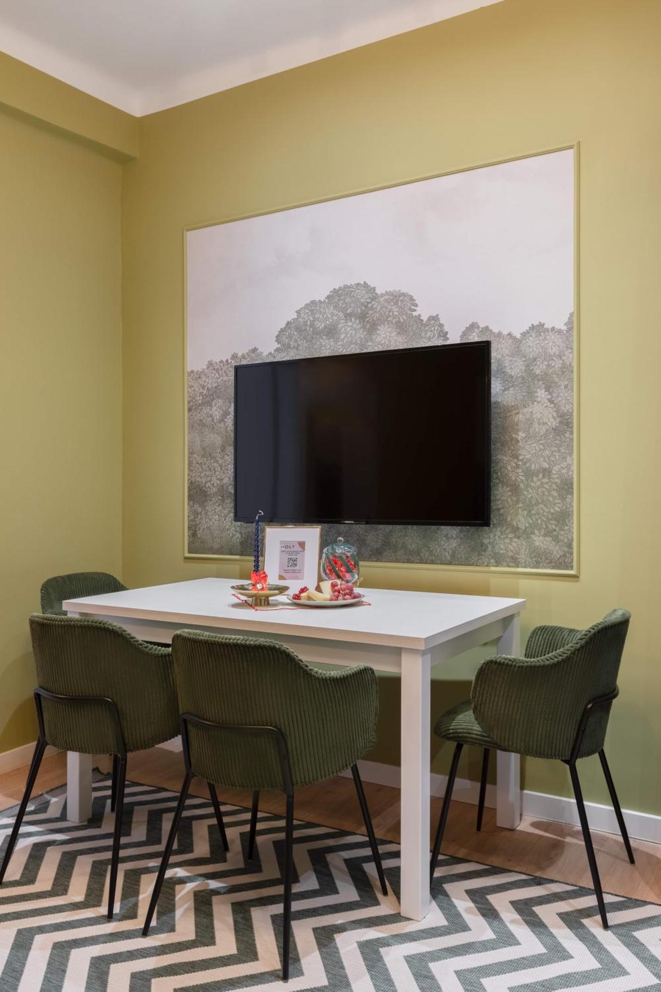 Holt - Out Of The Woods Apartment Bukares Bagian luar foto