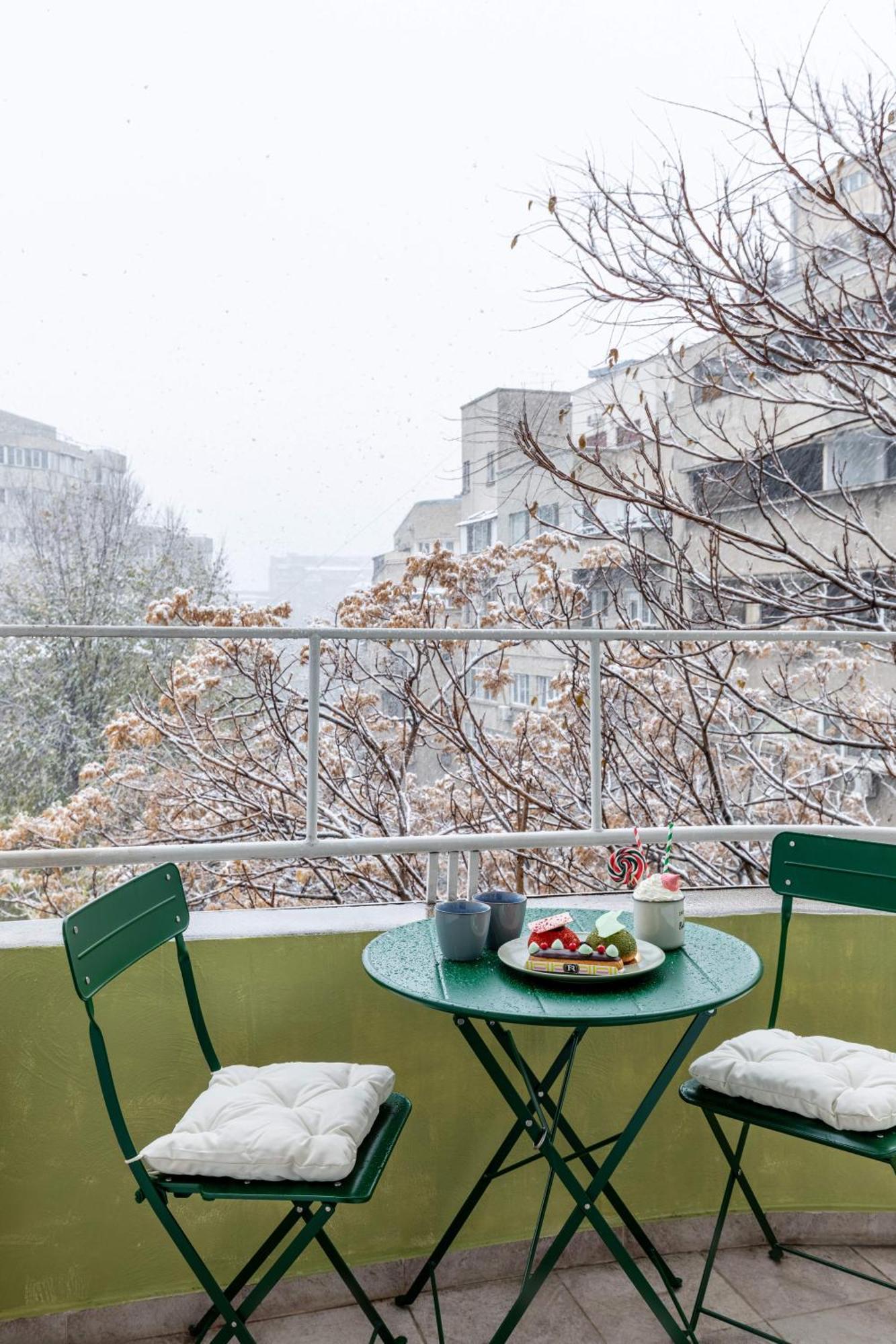 Holt - Out Of The Woods Apartment Bukares Bagian luar foto